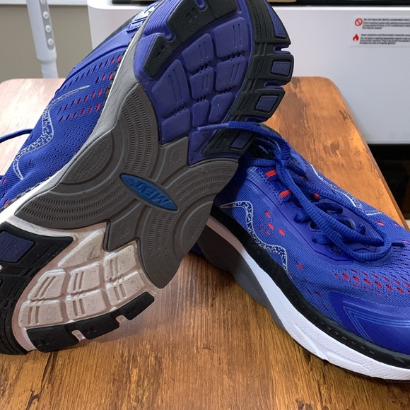 MBTs - Picture 3 of 6